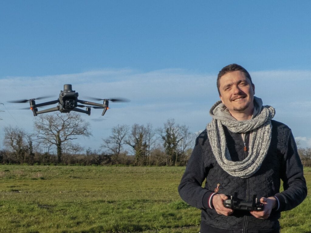 Matthieu DUblanche présente DronEsprit dans le journal Ouest France