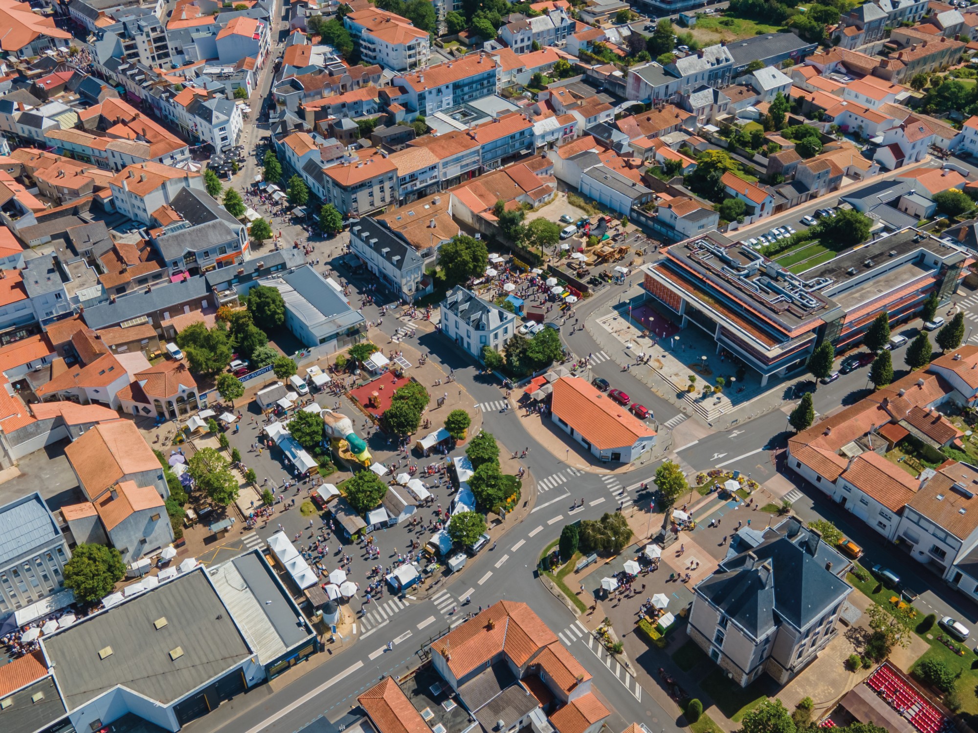 Photo drone de la foire à l'ancienne Autrefois Challans