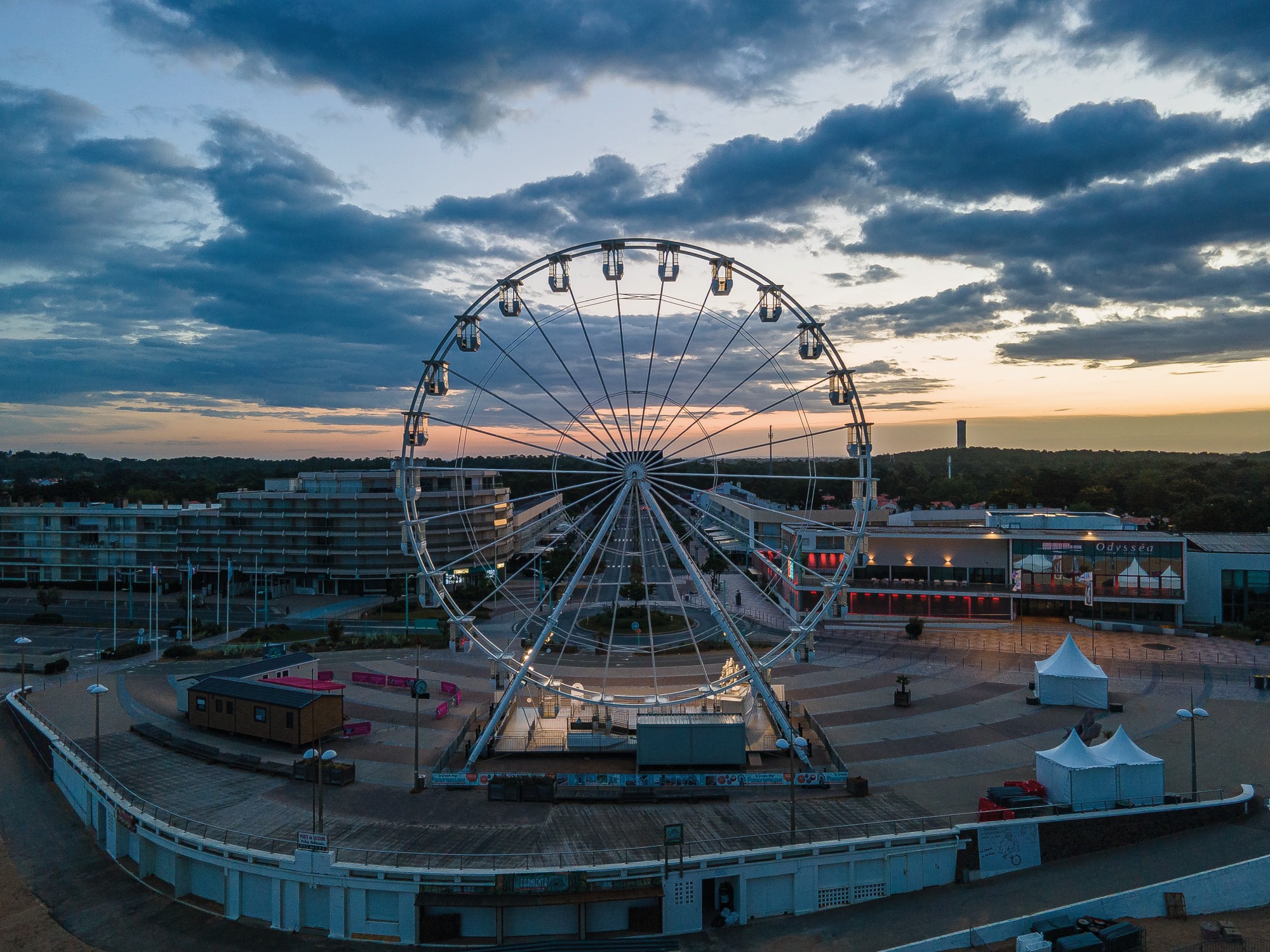 Grande roue de Saint Jean de Monts prise en photo par un drone