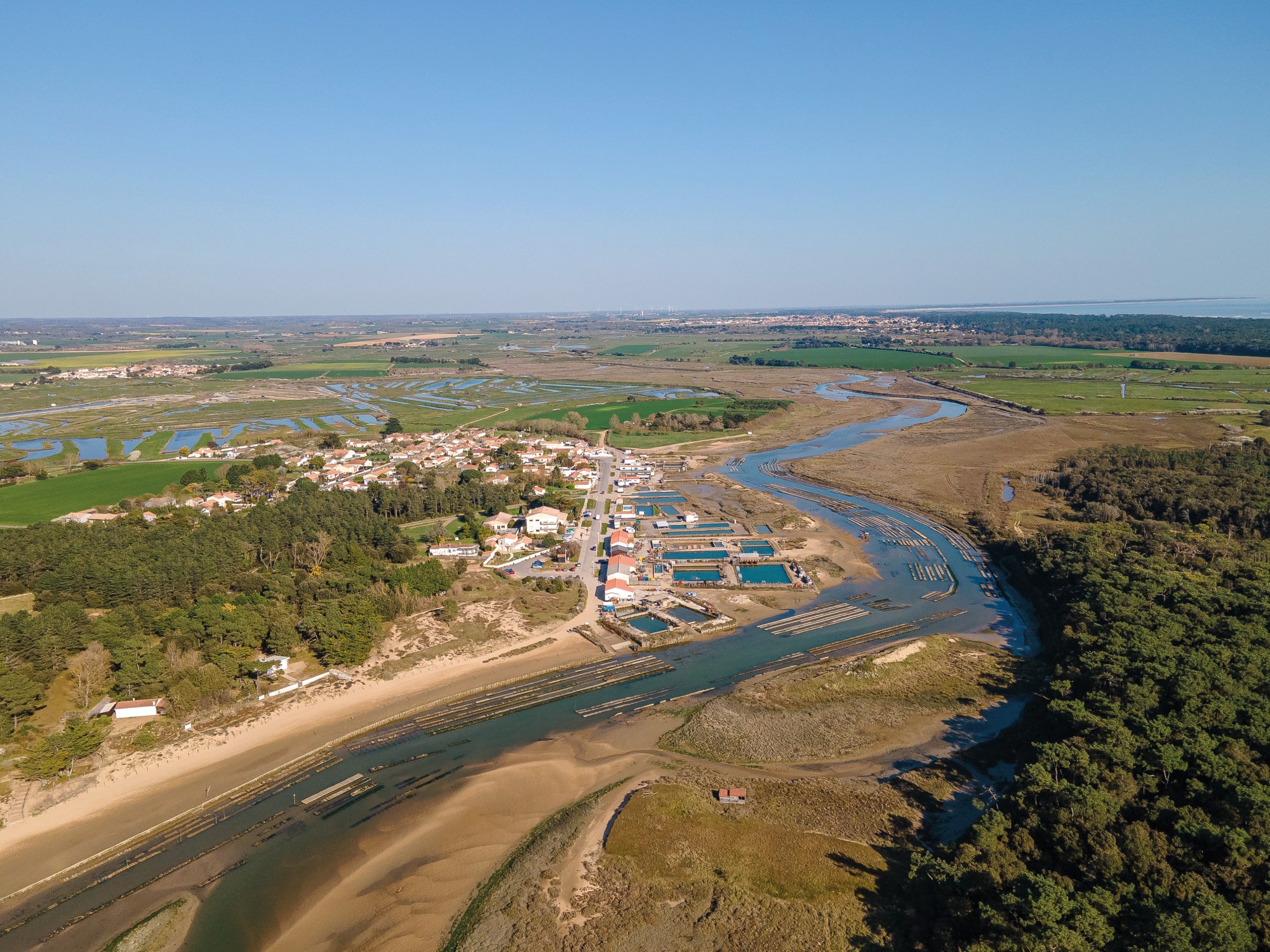 Photographie aérienne du port ostréicole de la Guittière, à Talmont Saint Hilaire