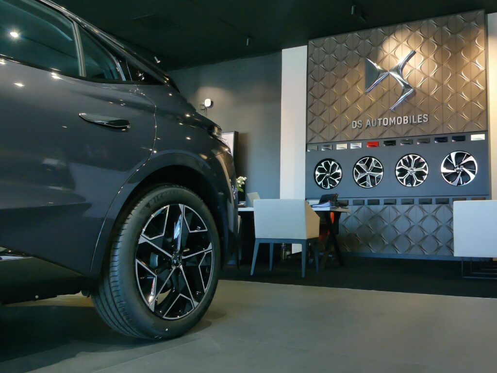 Photo de la concession Citroên DS Store Automobiles de Challans lors du tournage vidéo