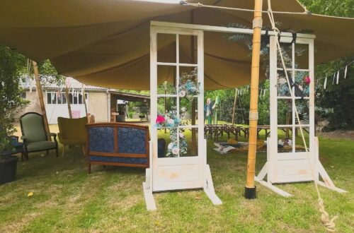 Photo issue d'une vidéo drone FPV pour présenter le lieu de cérémonie d'un mariage