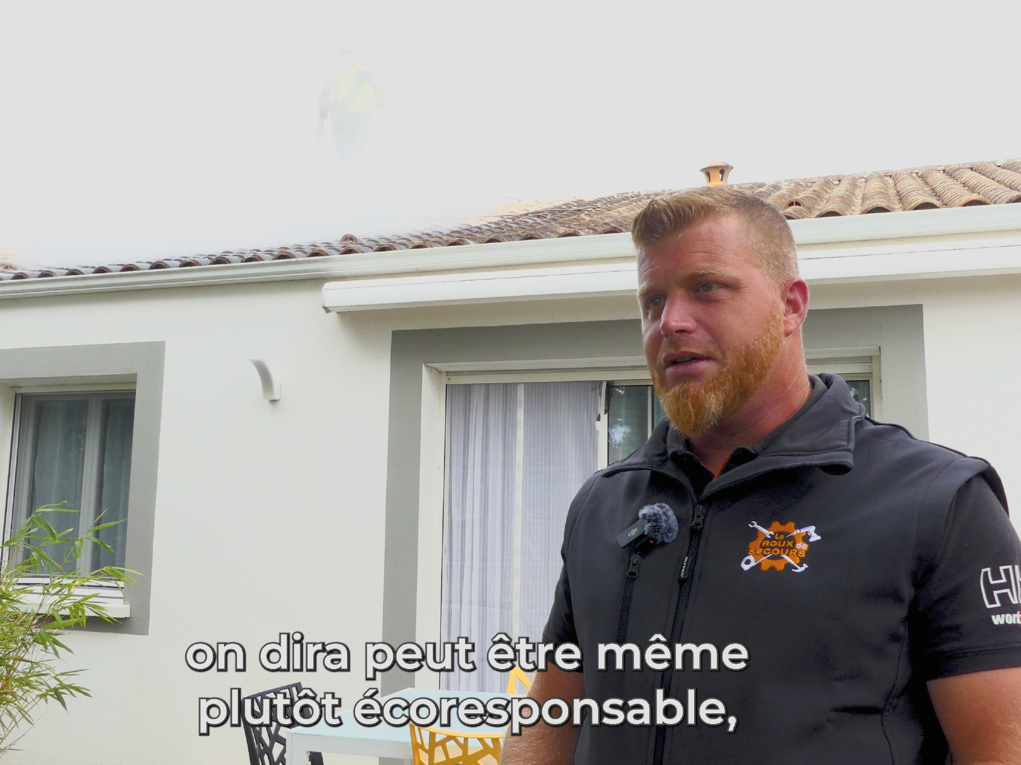 Photo extraite de la vidéo interview du Roux de Secours, société spécialisée dans le nettoyage extérieur à la vapeur