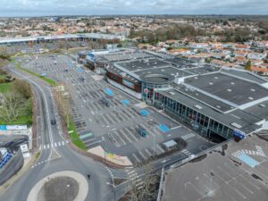 Centre commercial Hyper U Challans vue aérienne par drone.